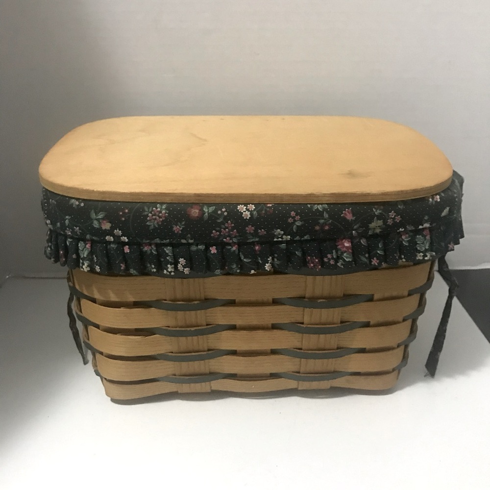 Peterboro Basket Co Lidded Basket
